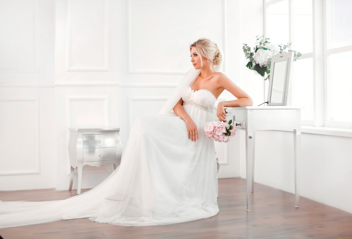 Свадебное платье с открытой спиной