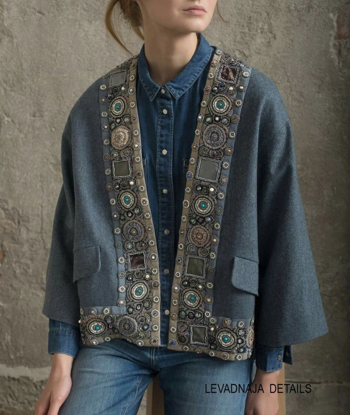 Дизайнерские пальто с вышивкой