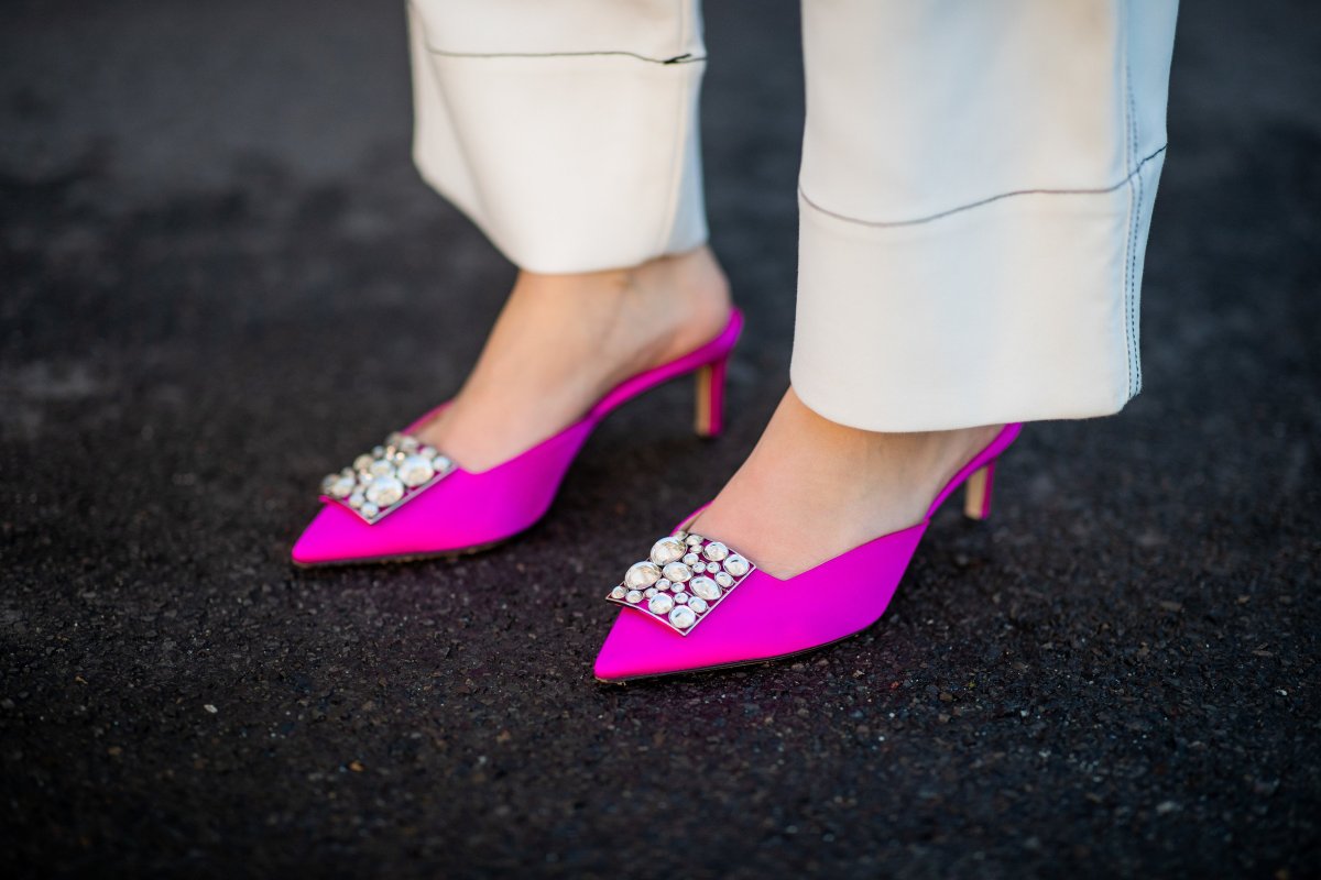 Образ с фиолетовыми колготками