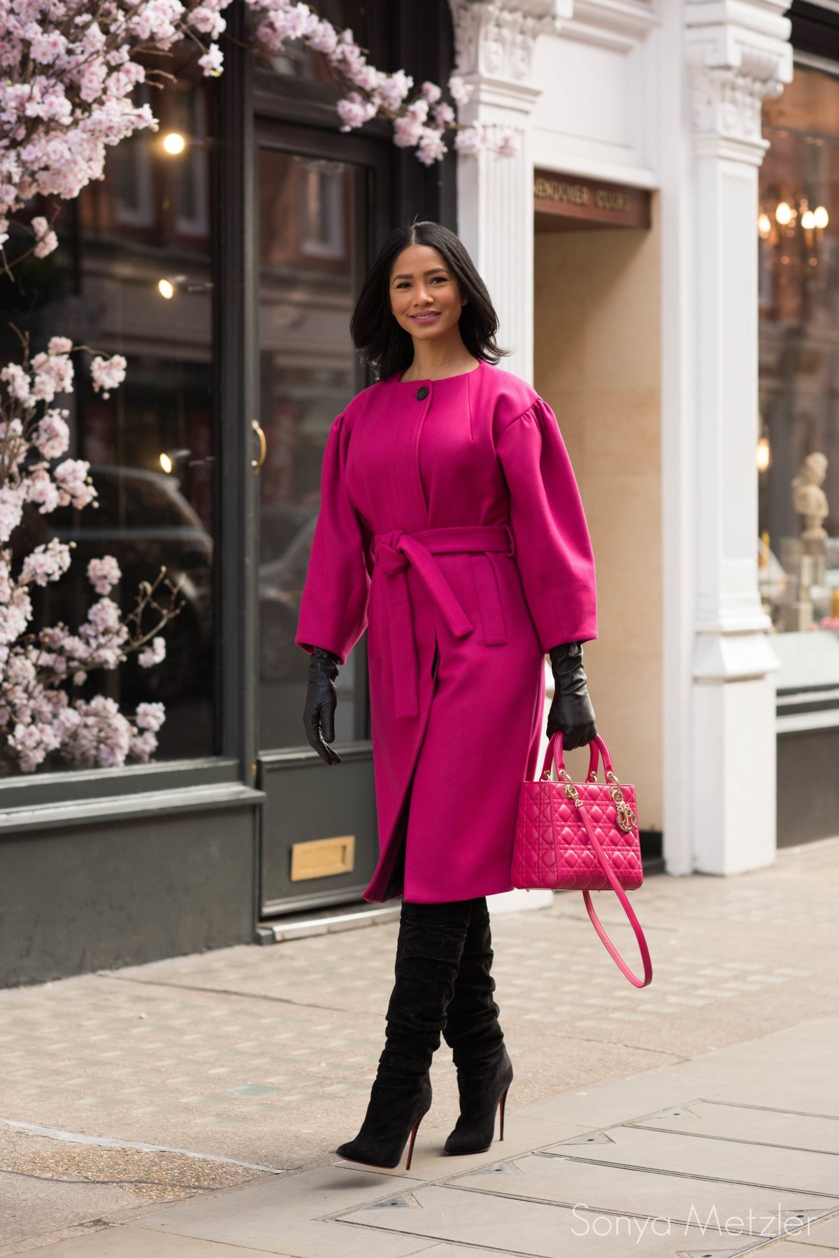 Брошка цвет фуксии