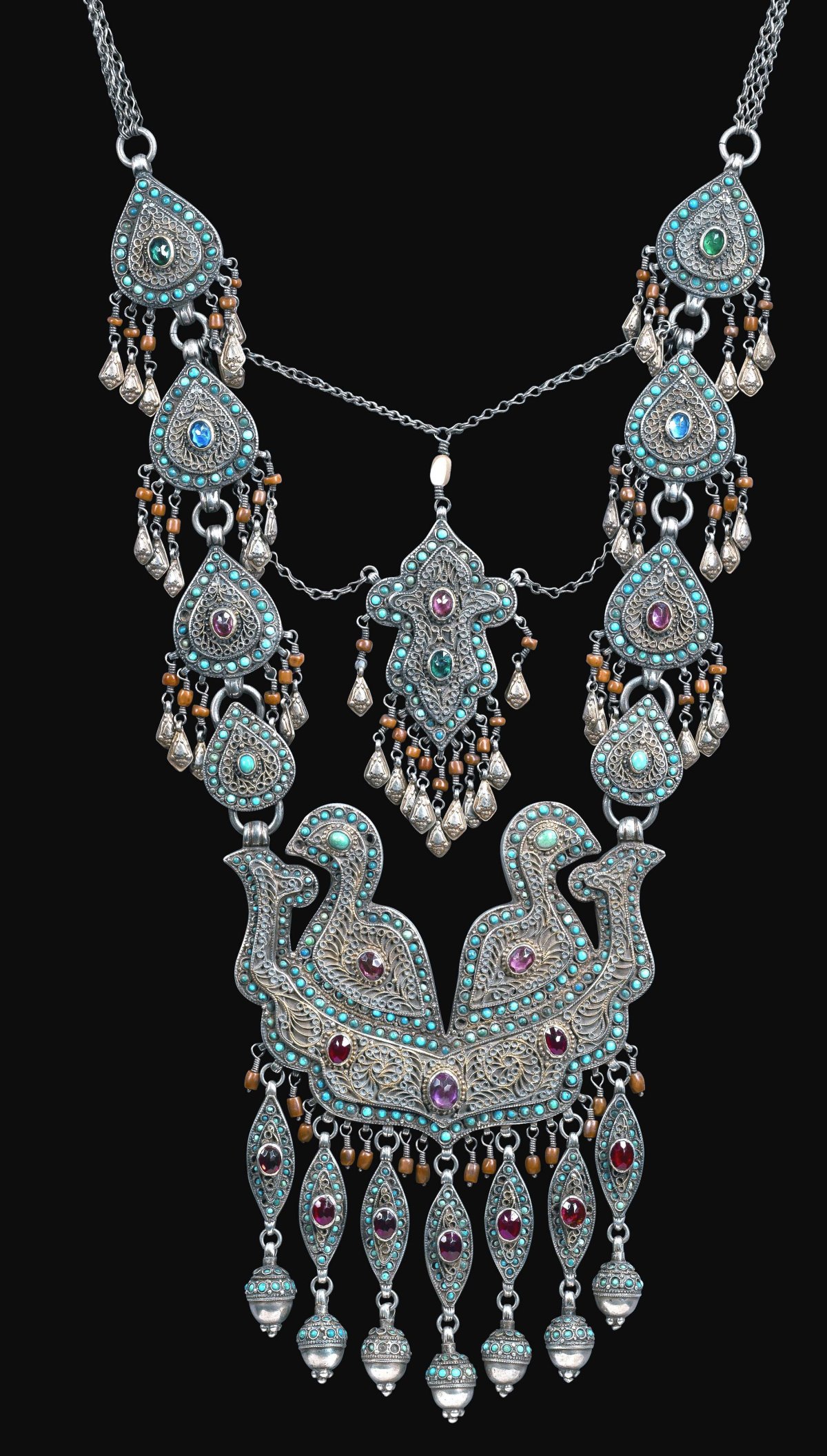 Национальные украшения