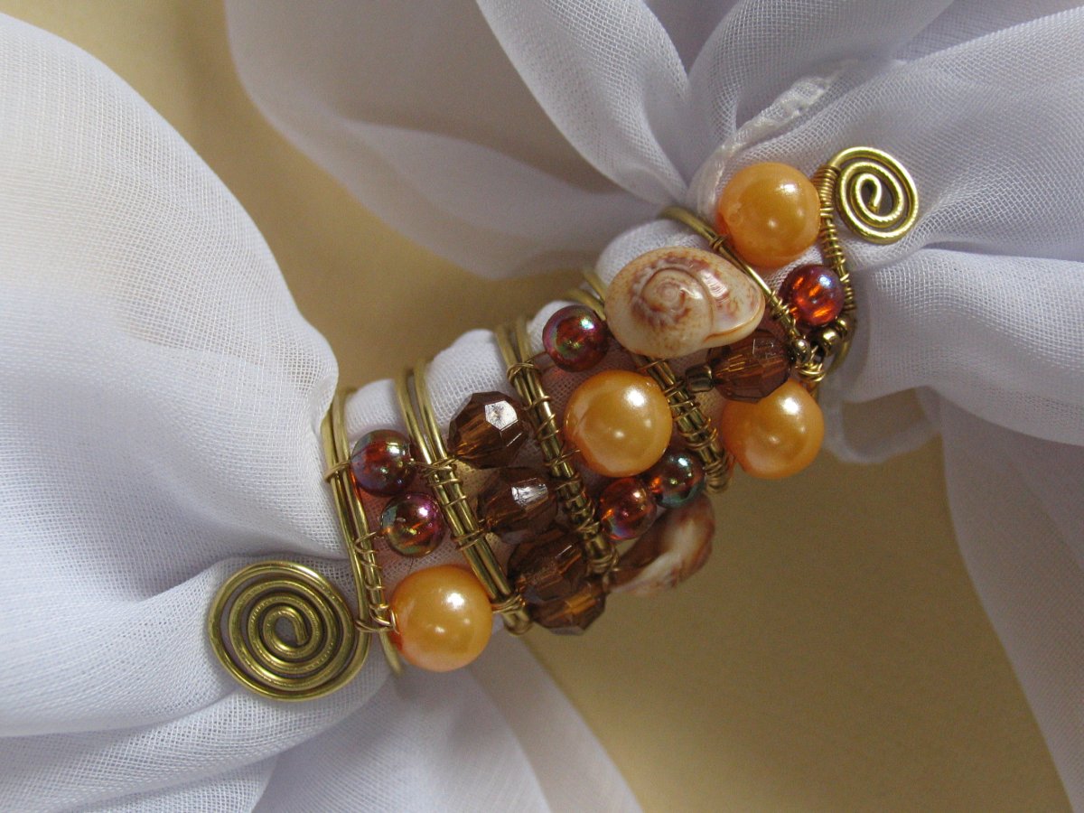 Платок с застежкой