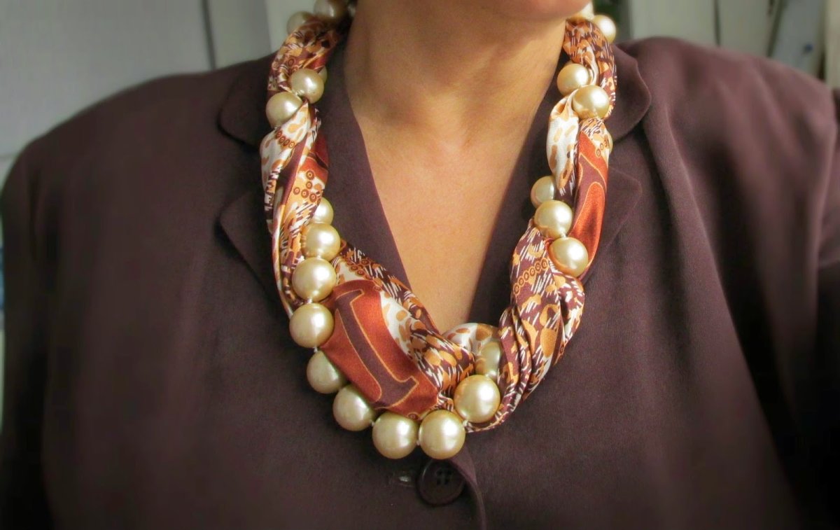 Украшения из платков и бусин