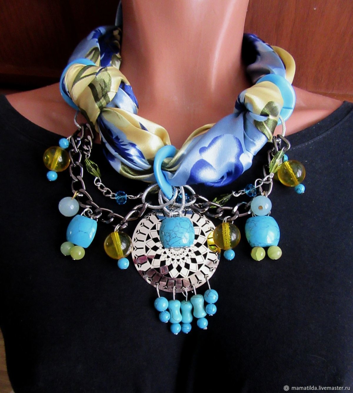 Красивые бусы бижутерия