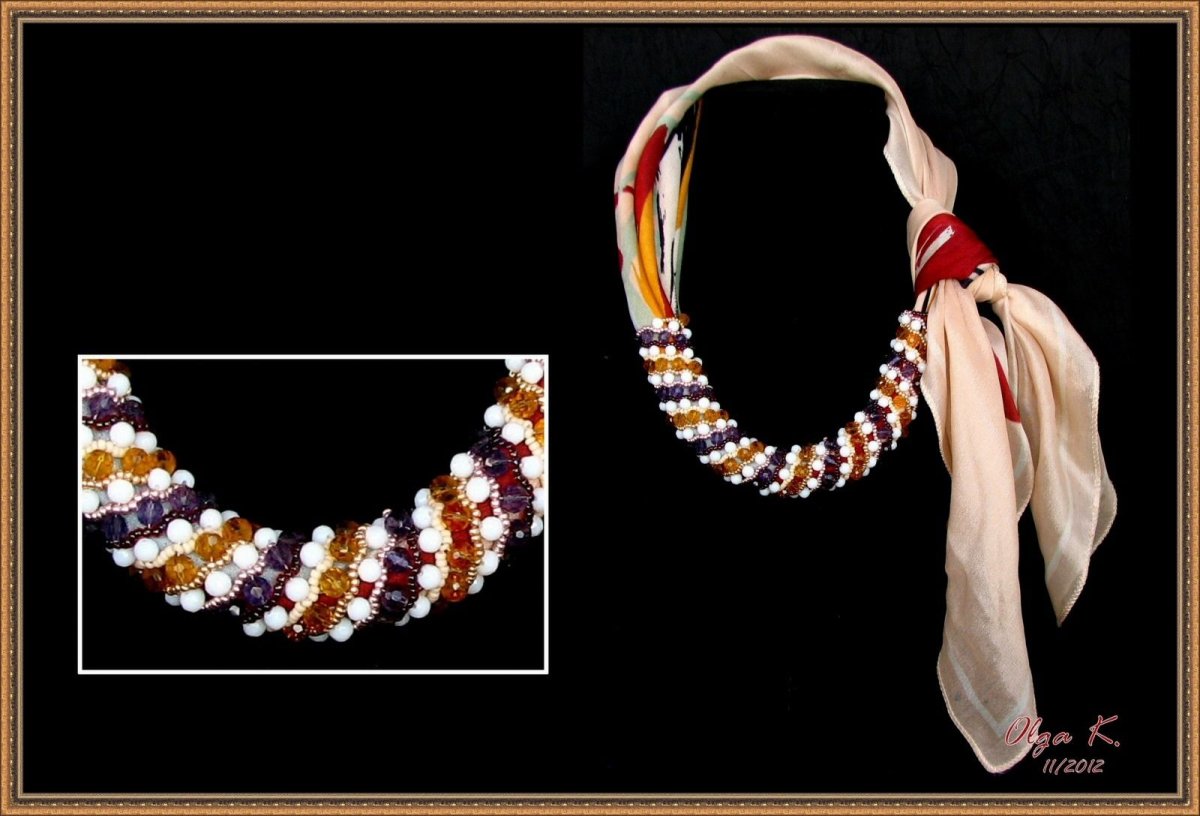 Переплетение бус и шарфика