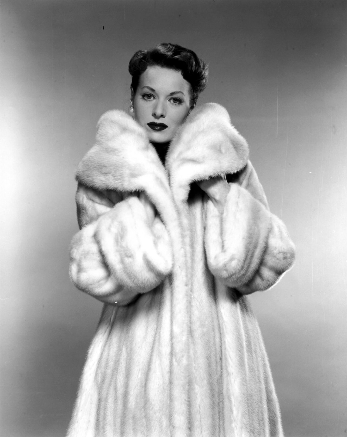 Надя Романова