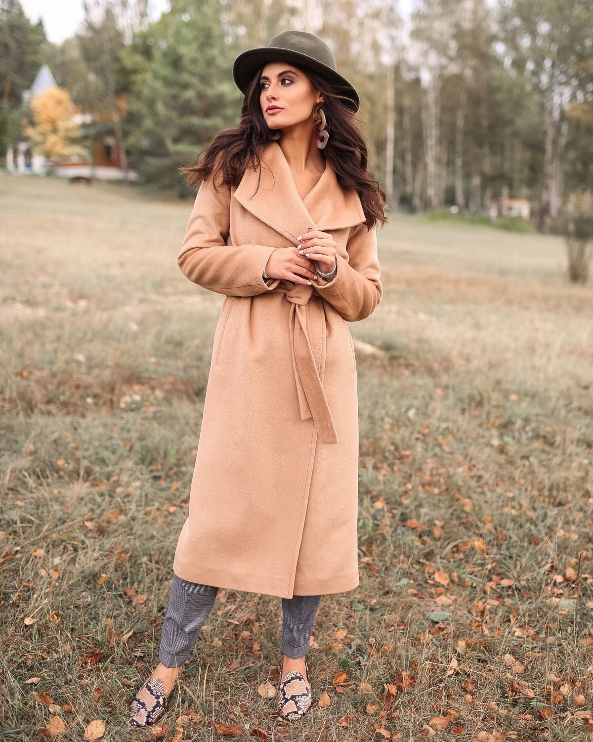 Осенний образ со шляпой