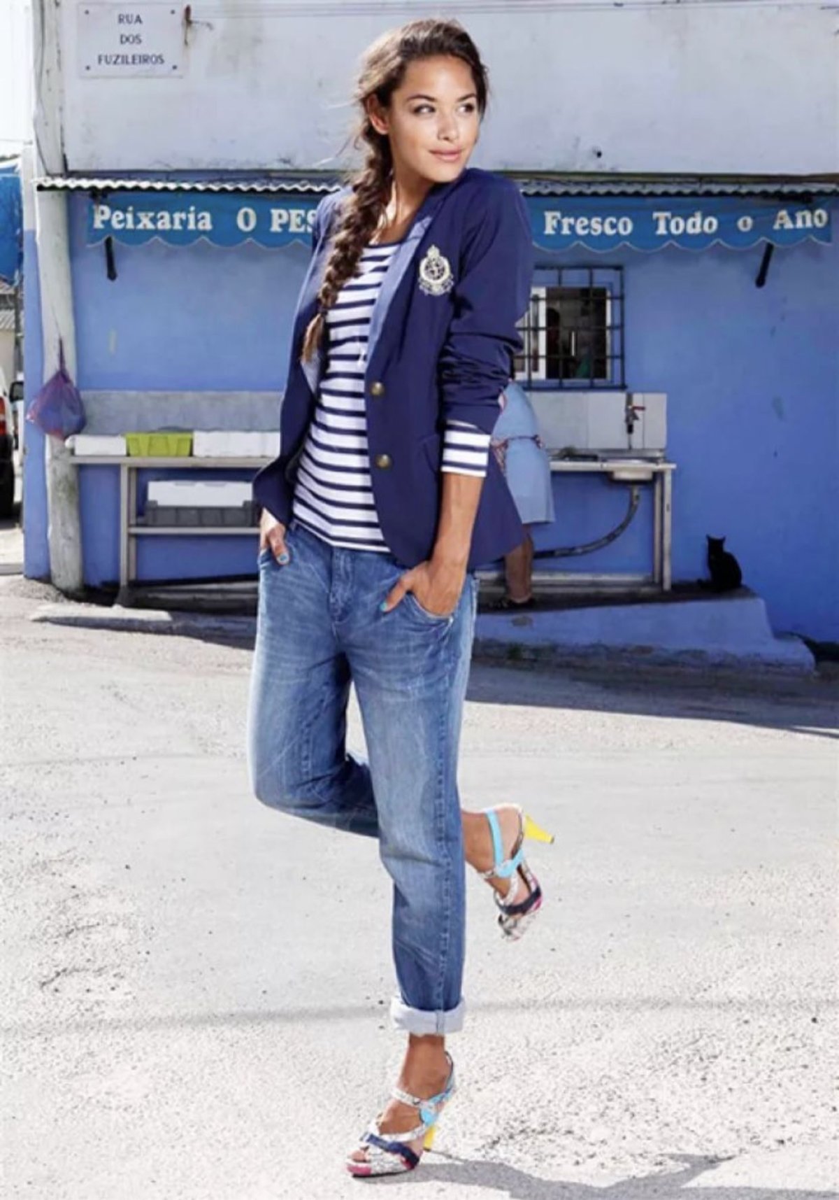 Пиджак с кедами женские