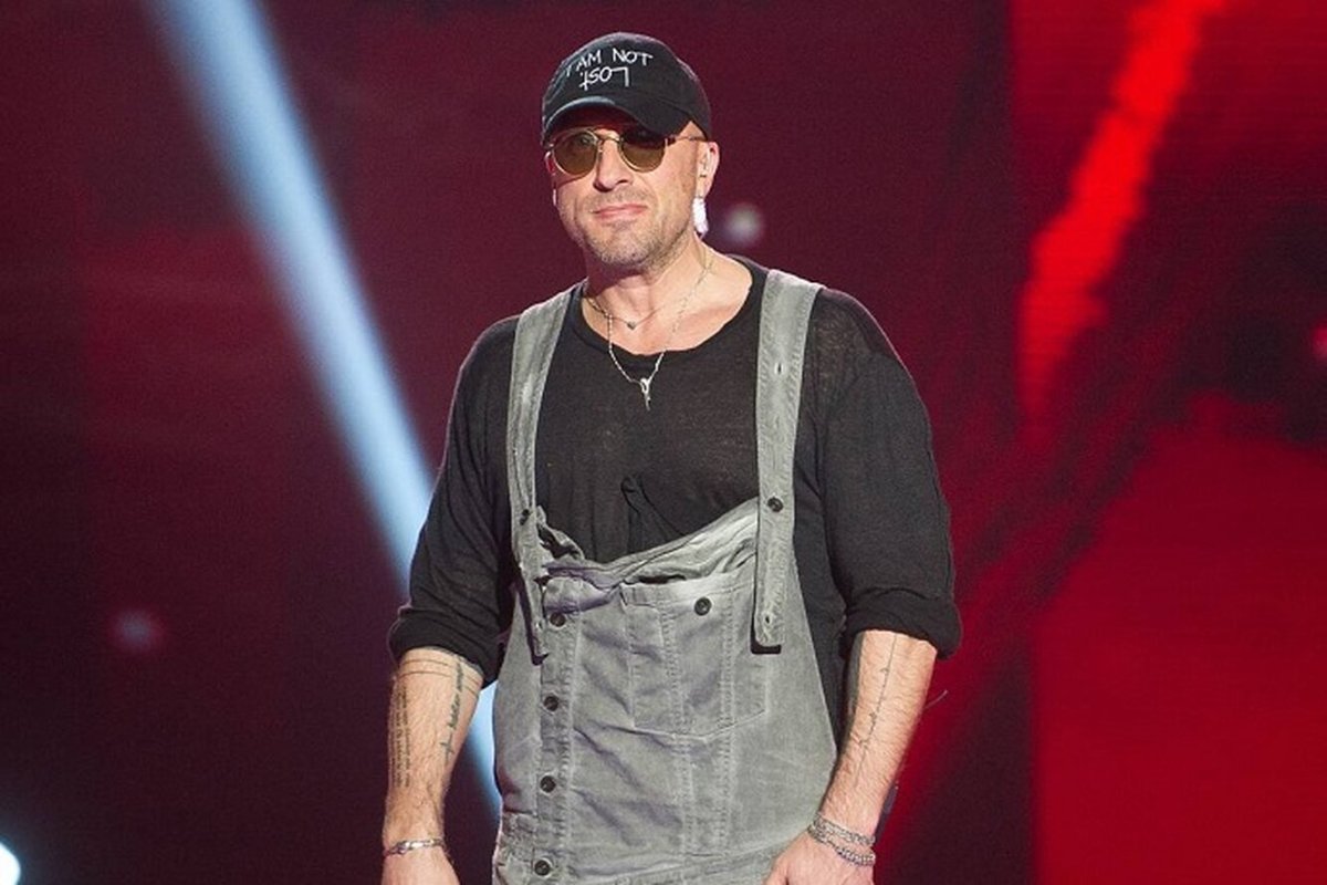 Дмитрий Нагиев комбинезоне