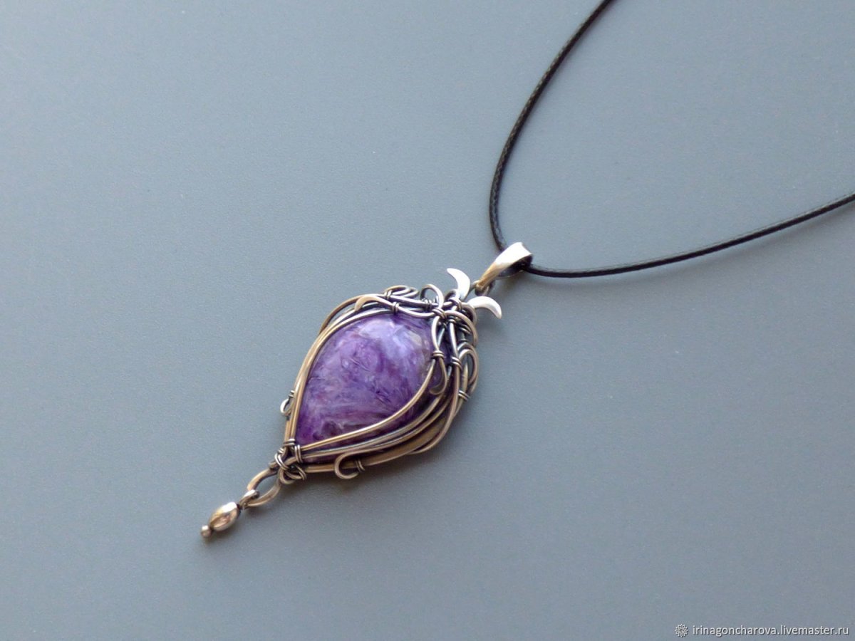 Подвеска с чароитом