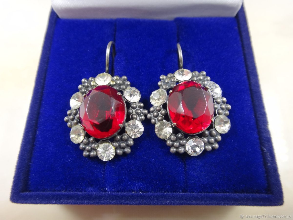 Скупка советских вещей и бижутерии