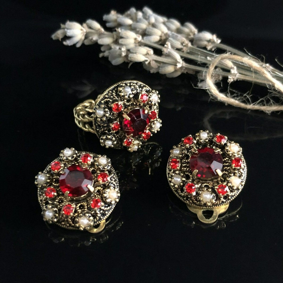 Брошь позолоченная