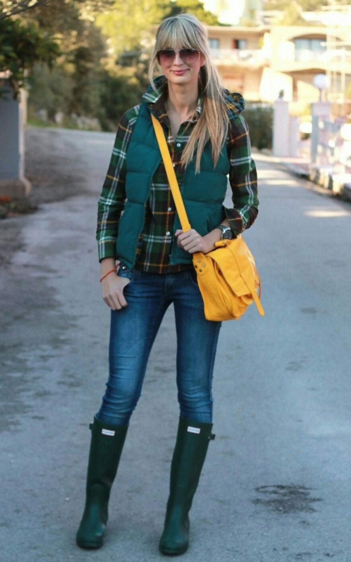 Тейлор Хилл в сапогах