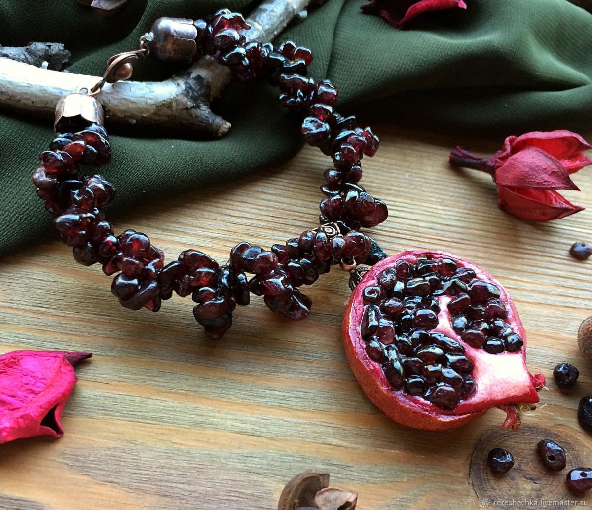 Кулон с рубином в серебре