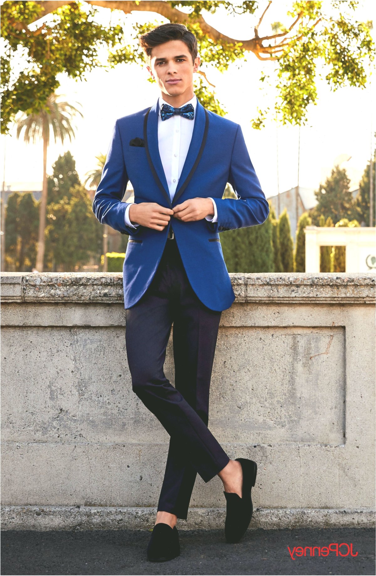 Стильный костюм на выпускной