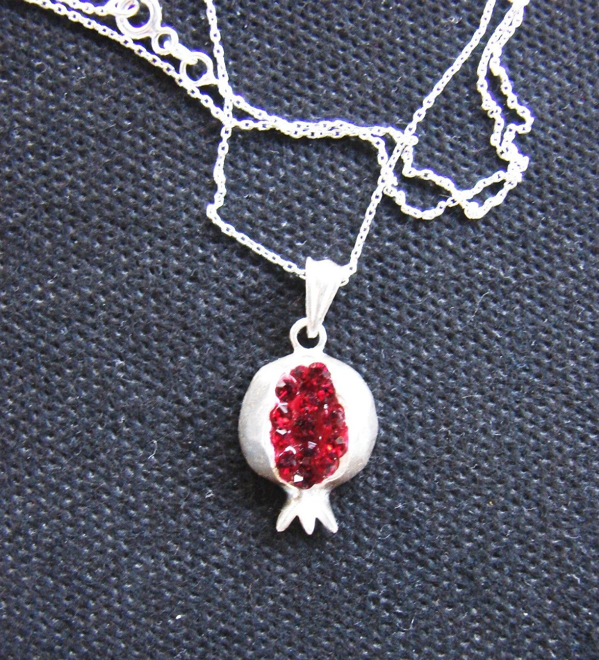 Украшения в виде граната