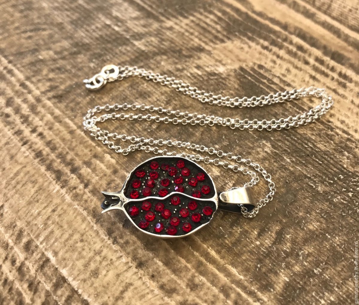 Подвеска с гранатом