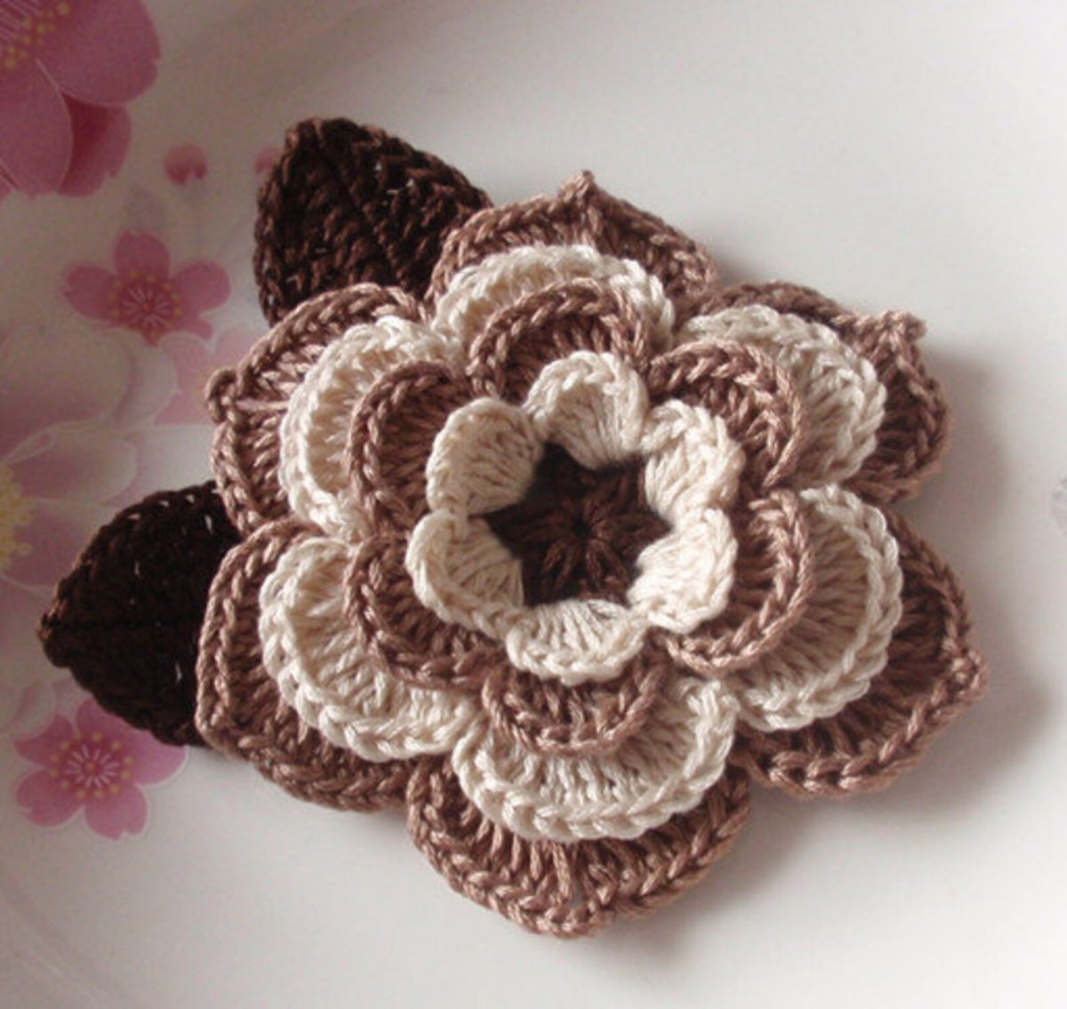 Вязаные цветы крючком схемы с описанием для начинающих