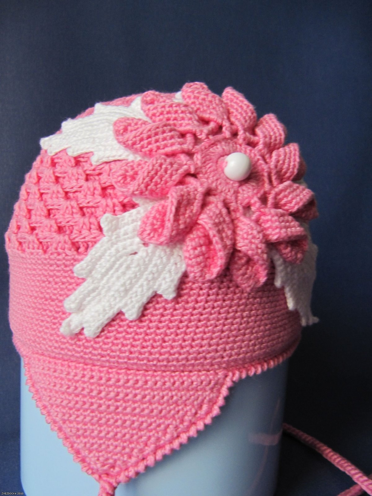 Крупный объемный цветок крючком