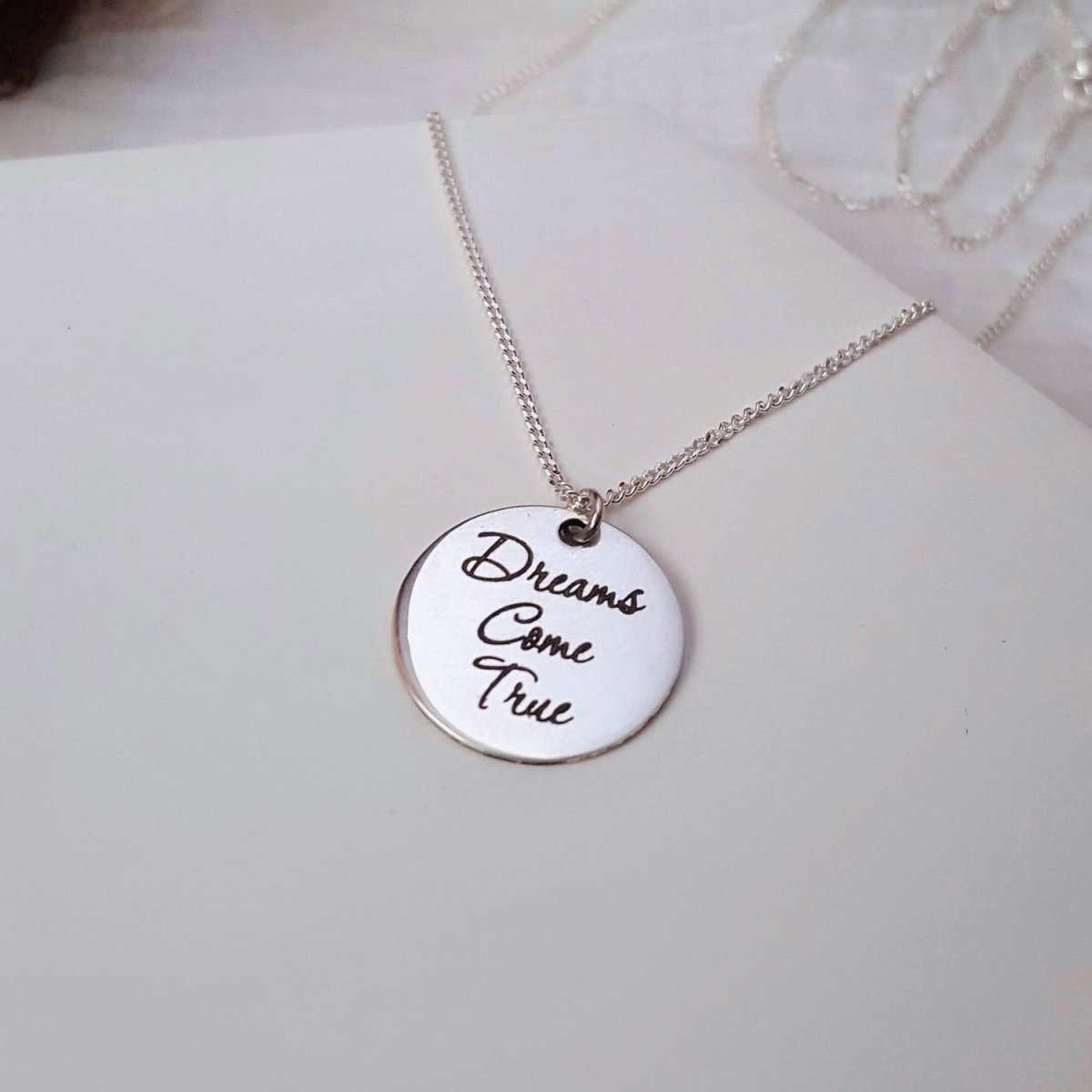 Подвески с гравировкой