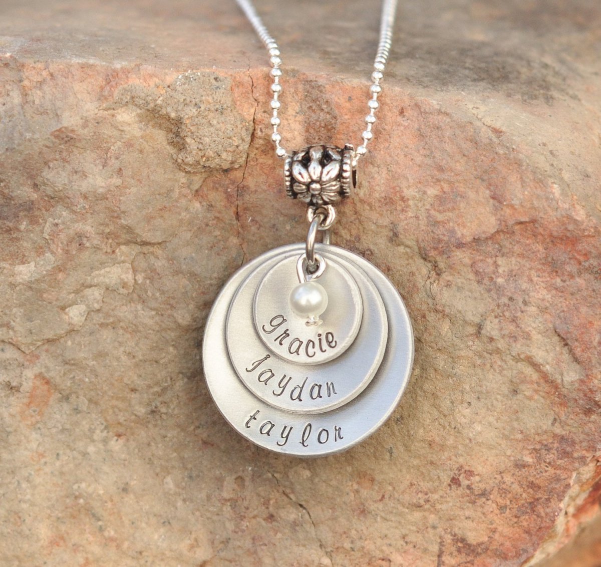 Кулон с гравировкой детей