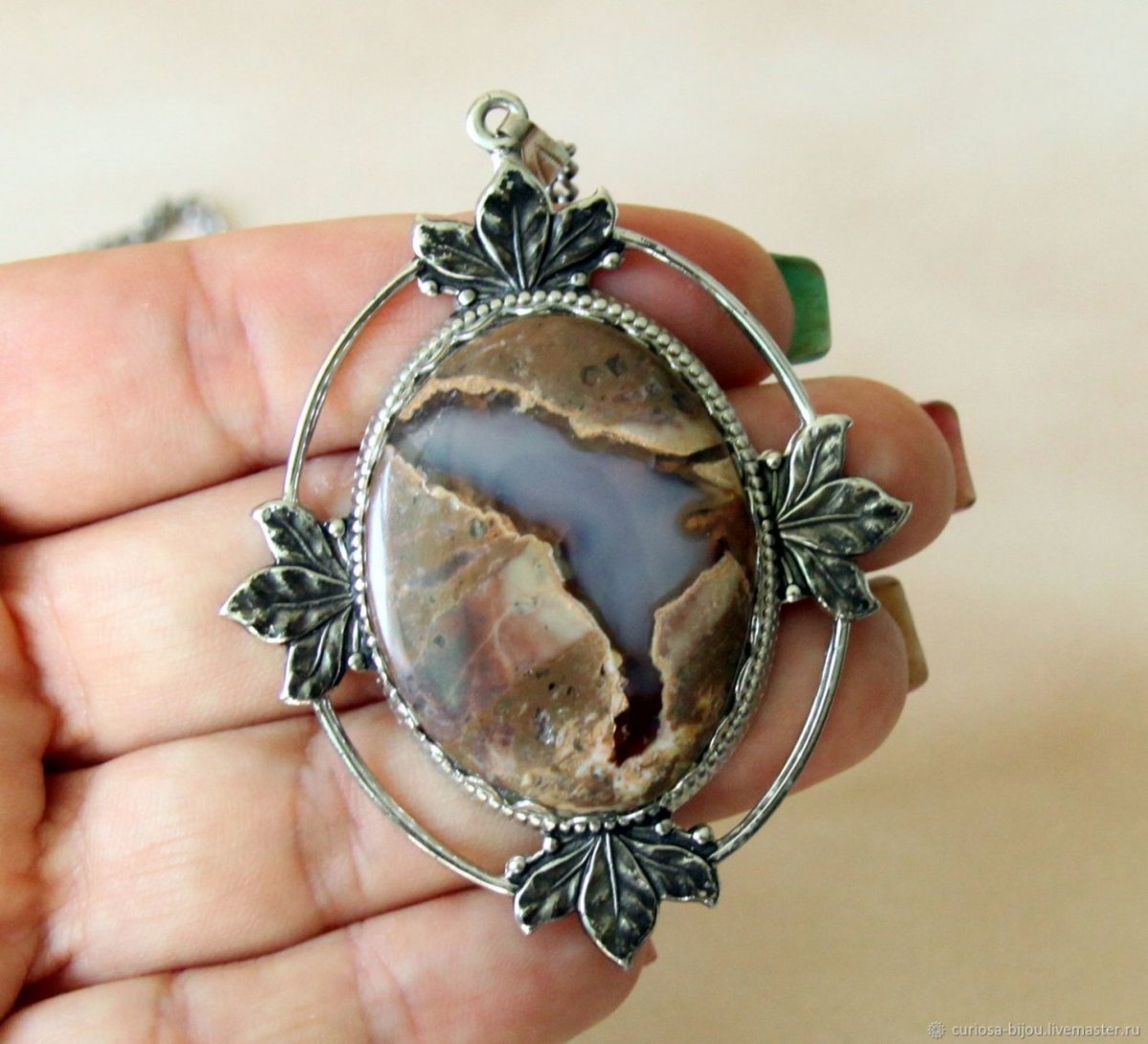 Золотой медальон