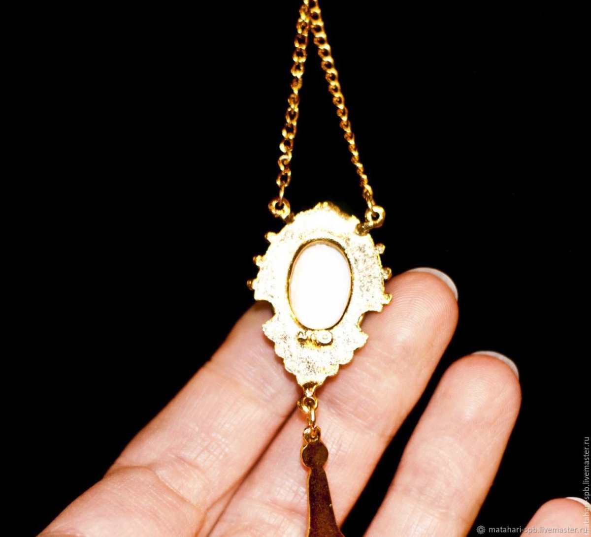 Старинные кулоны