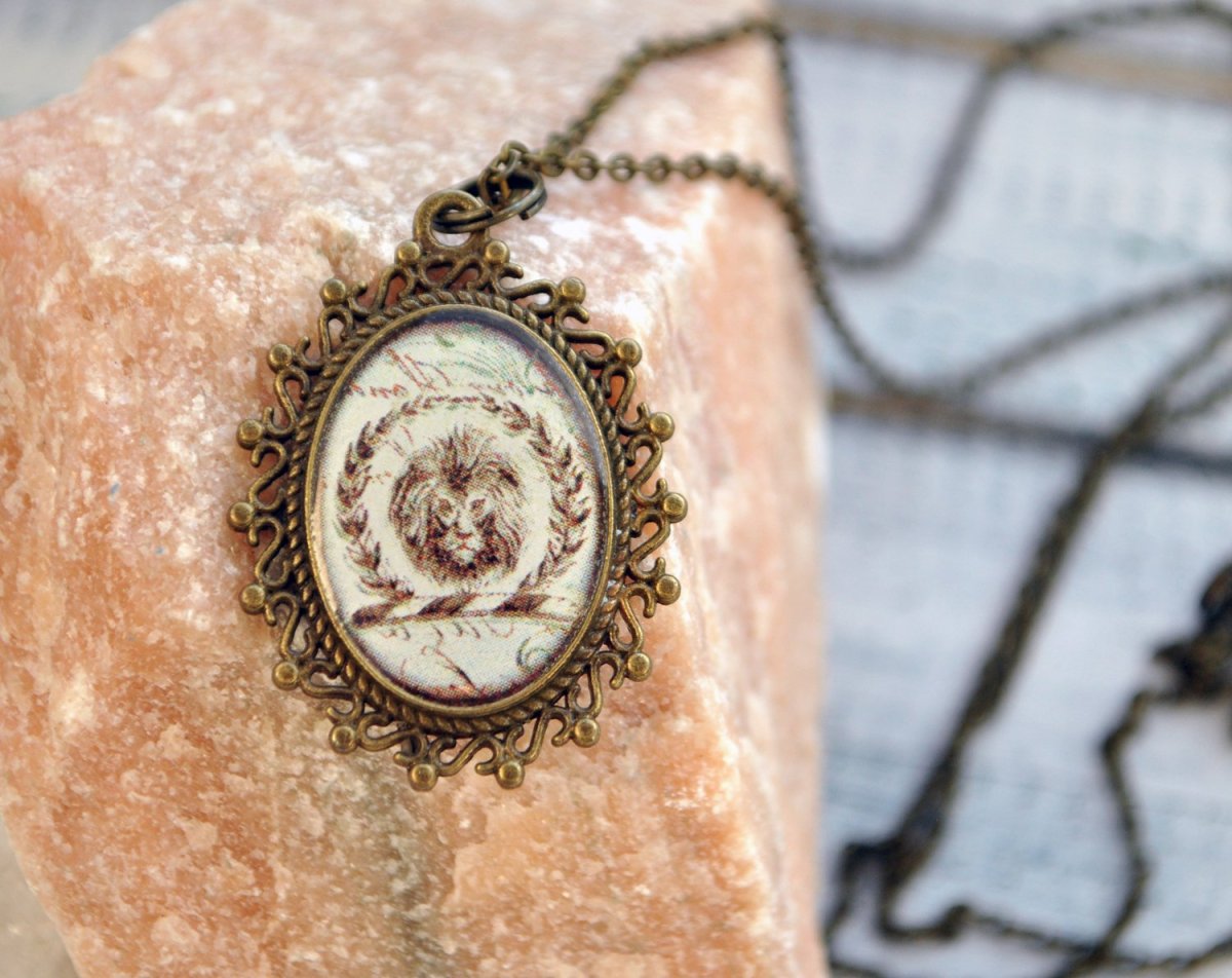 Кулон из серебряной монеты