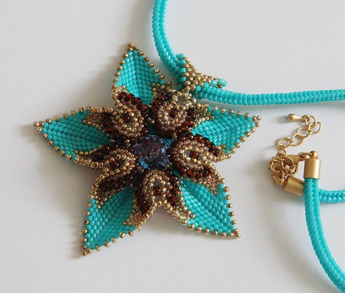 Сердечки из бисера вышитые