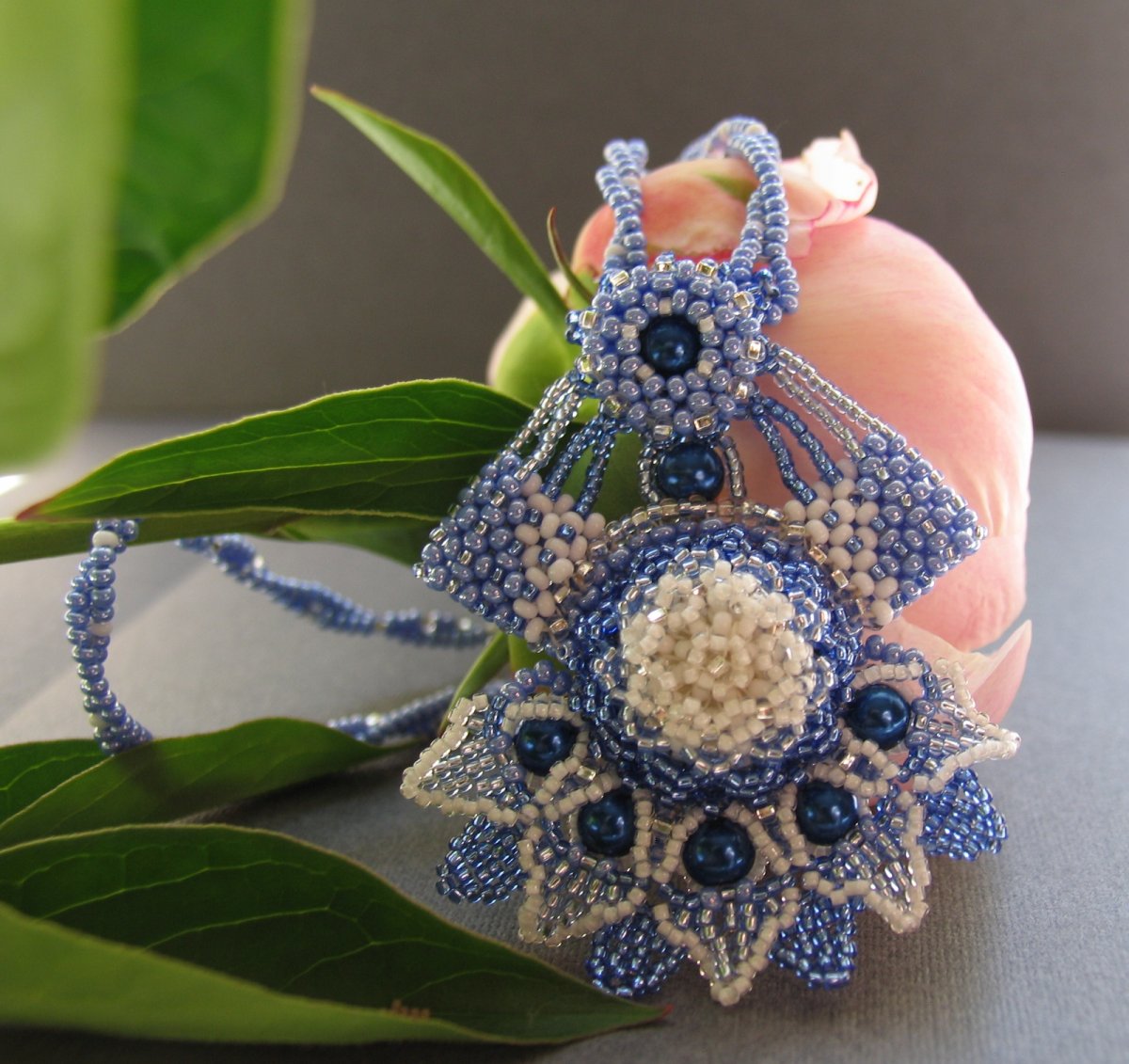 Подвеска из бисера Белгородская