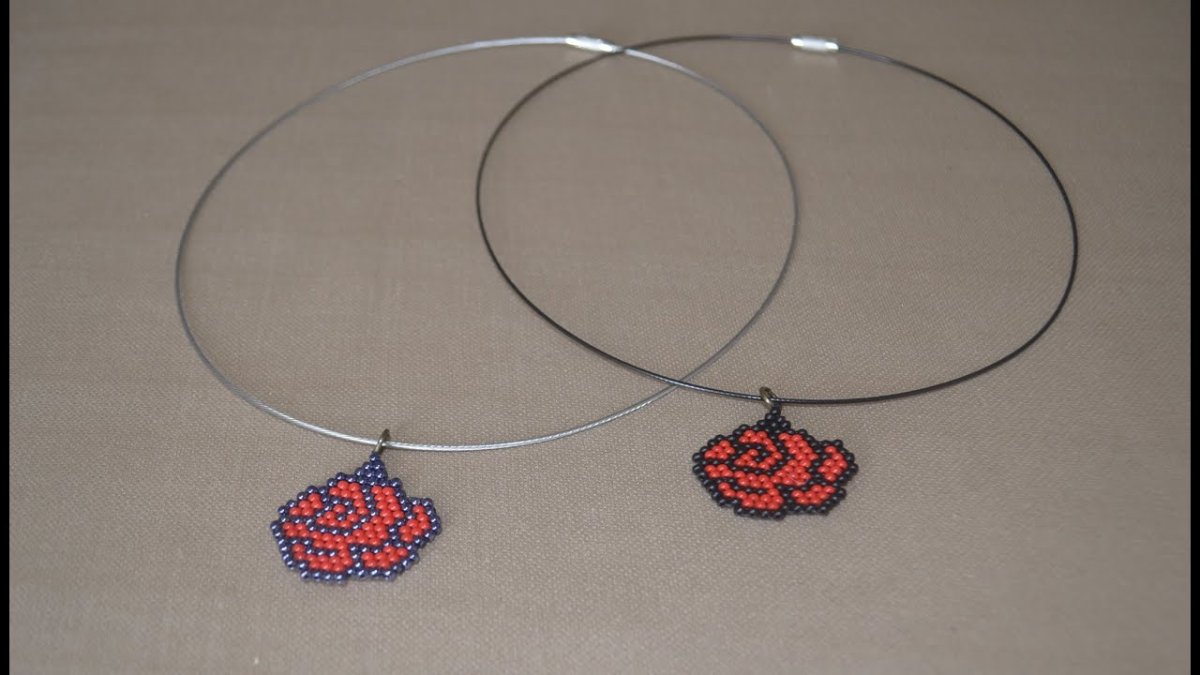 Кулон из бисера