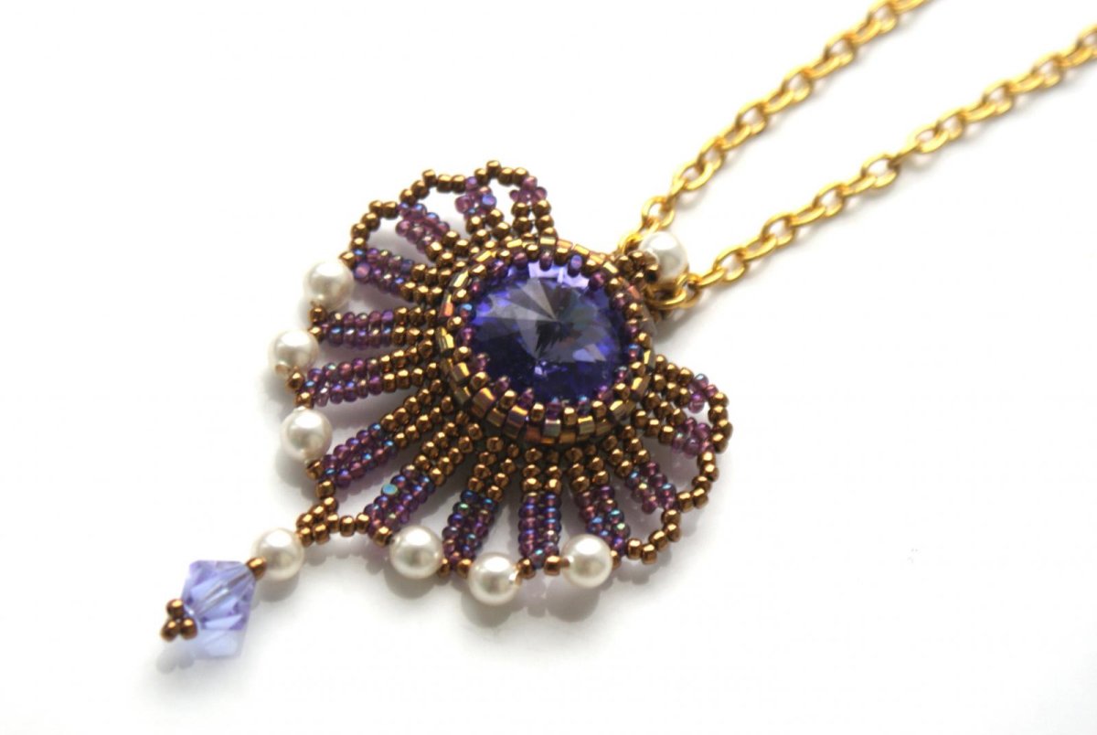 Брошь бисер цветок