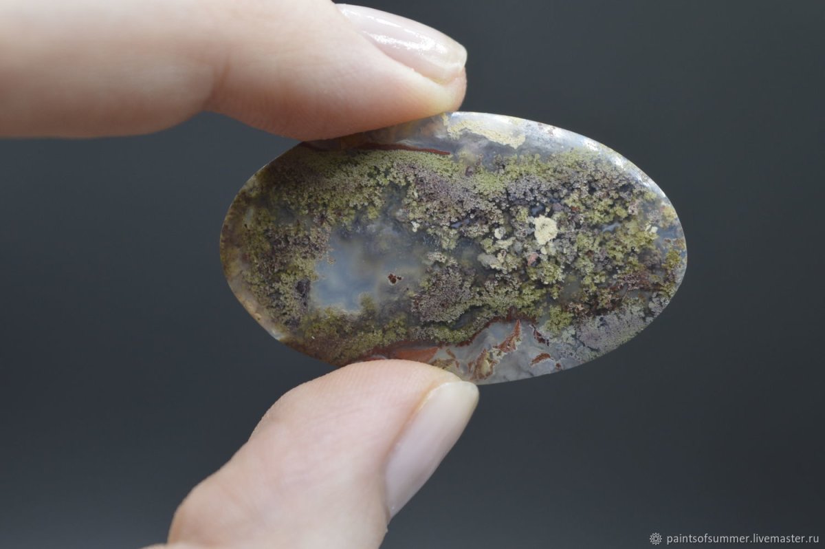 Камень в оправе