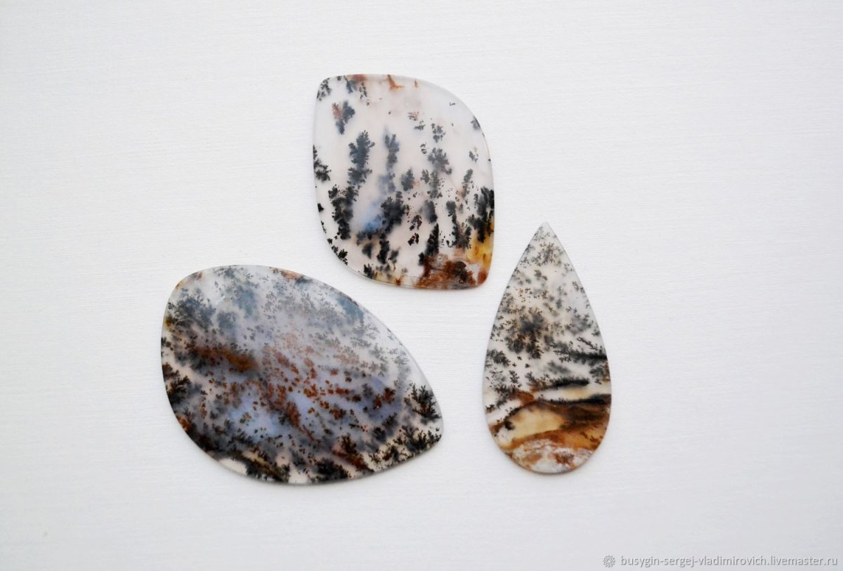 Моховый агат кольцо