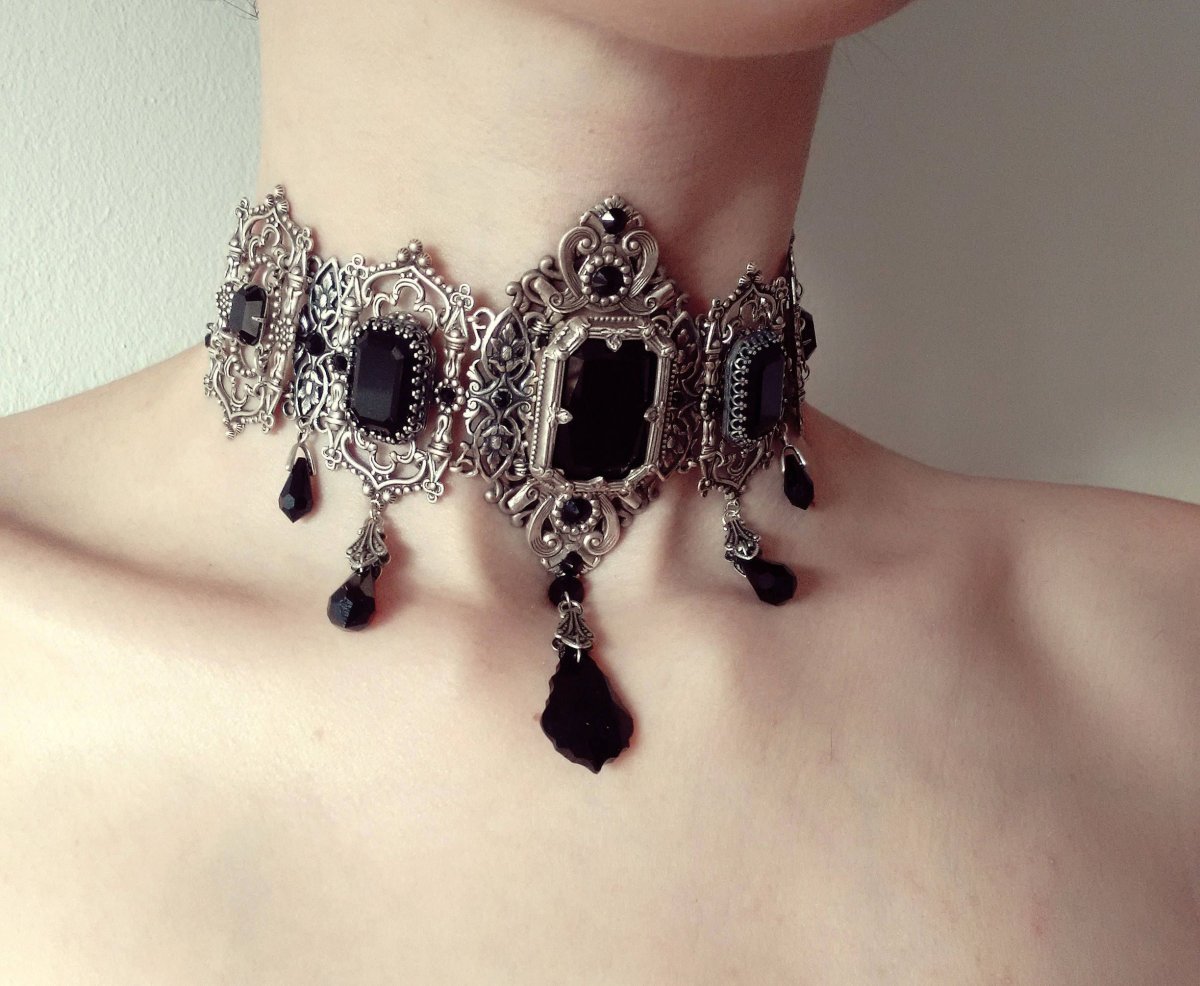 Чокер Готика