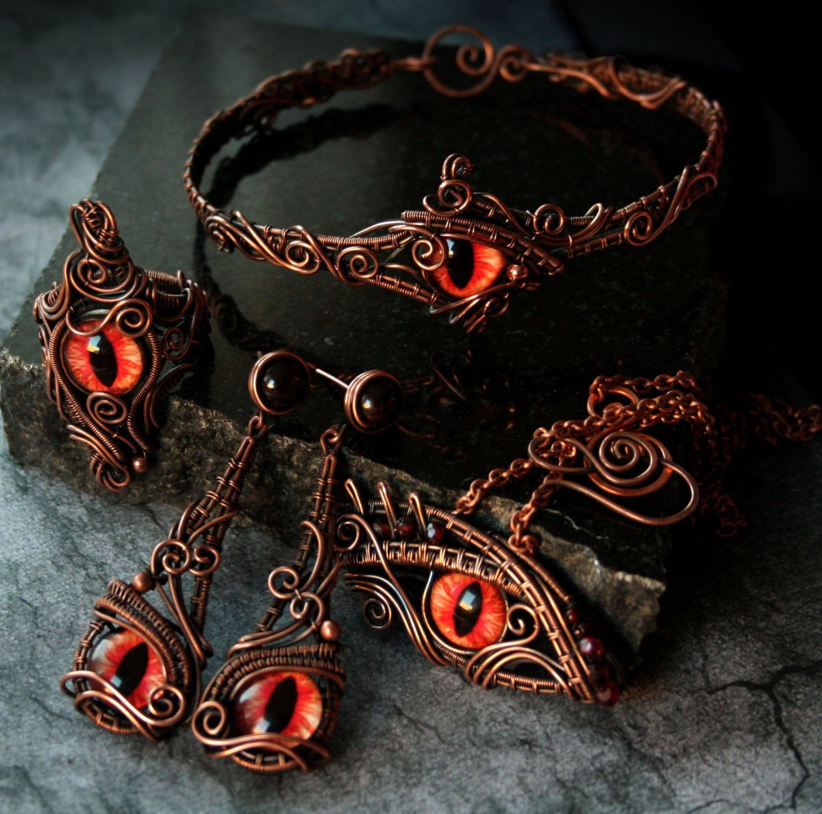 Ведьминские амулеты арт