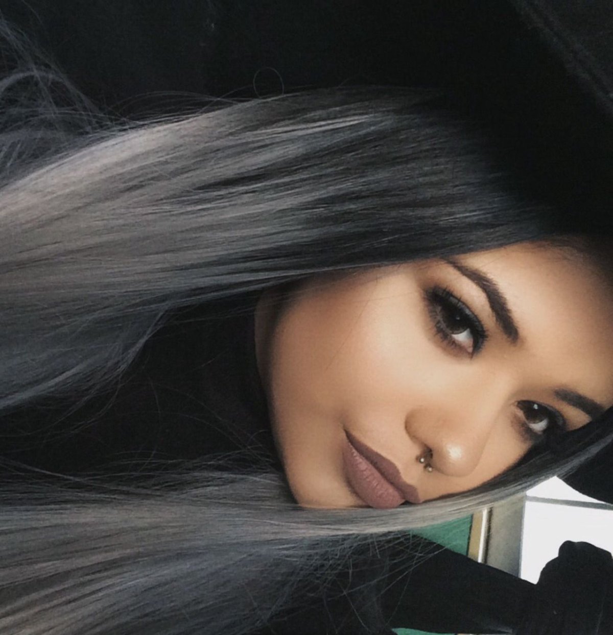 Графитовые брови