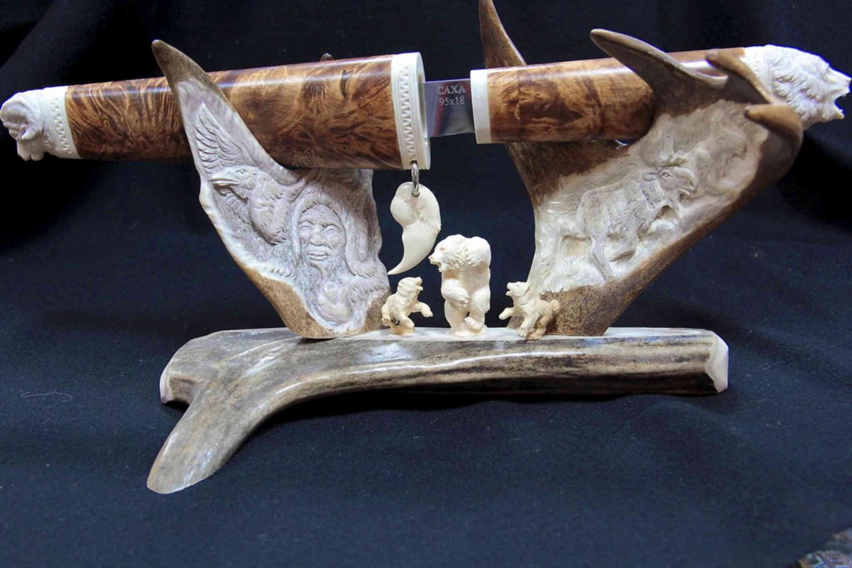 Кулон из бивня