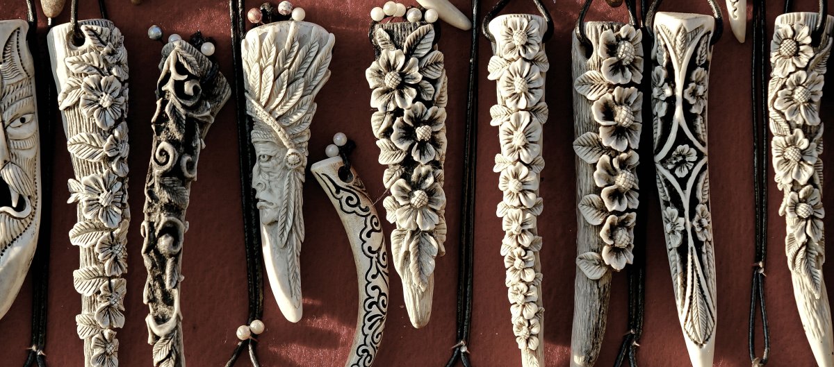 Резьба по кости Холмогорская кинжал