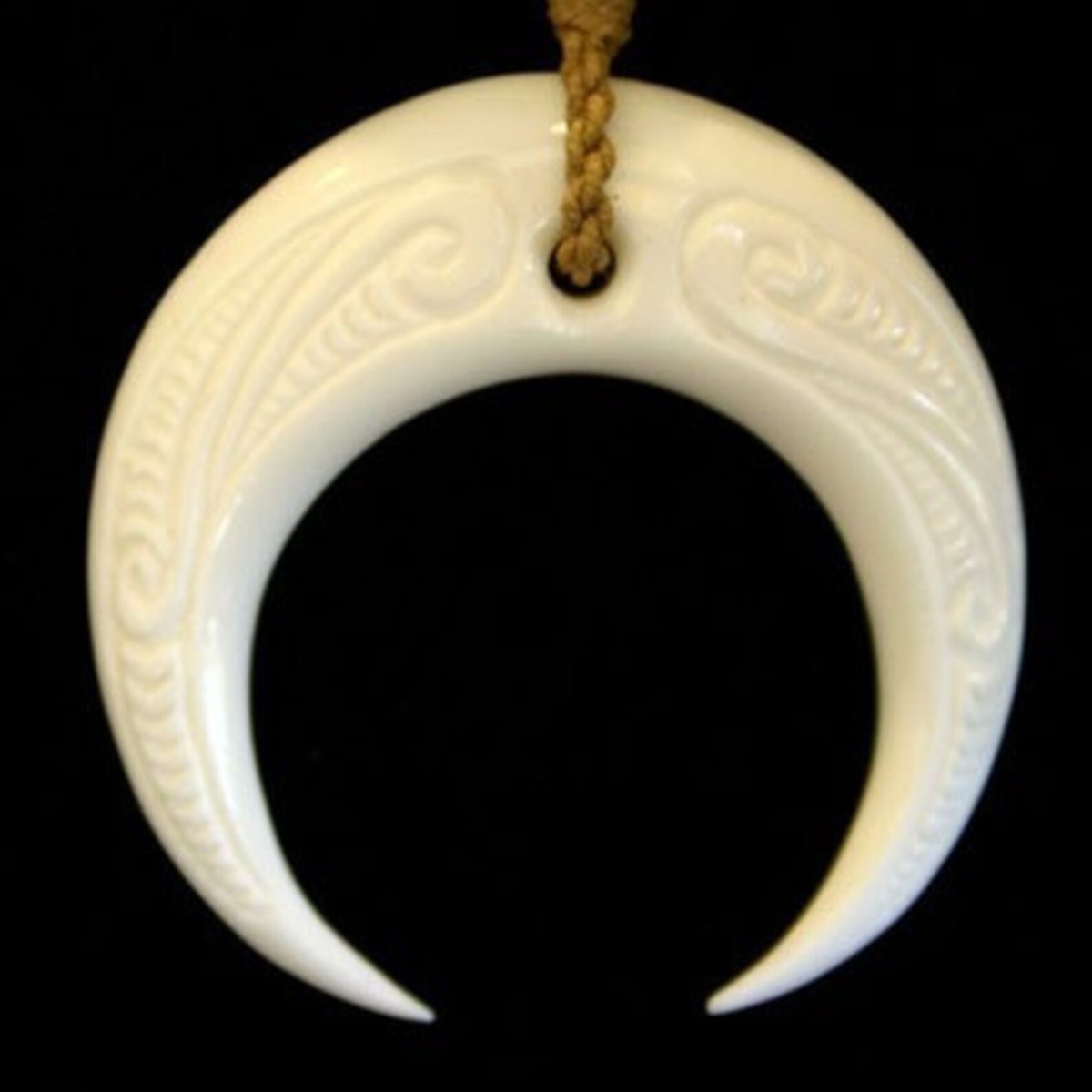 Костяные украшения