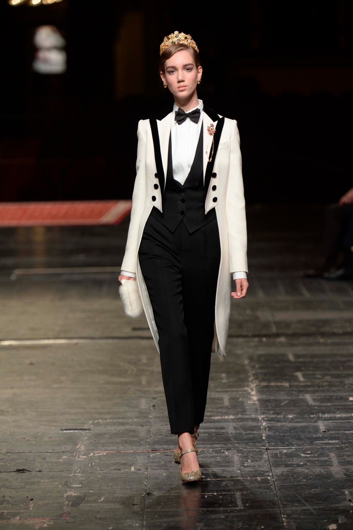 Костюм смокинг женский