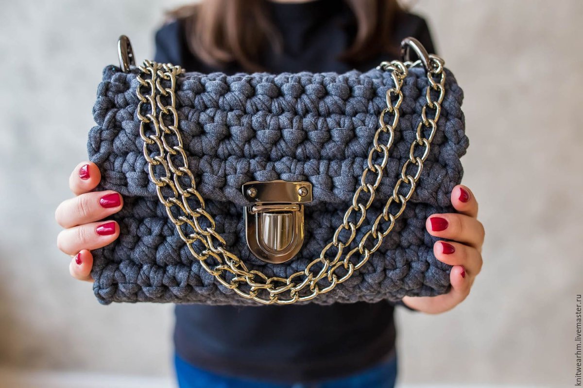 Вязаный клатч