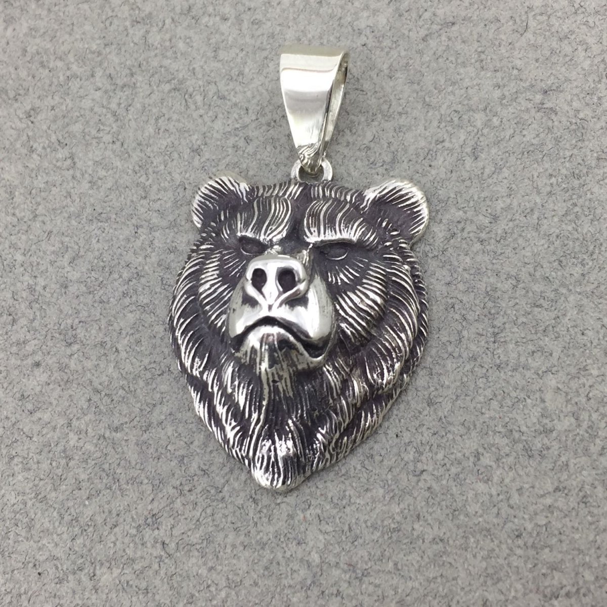 Кулон белый медведь