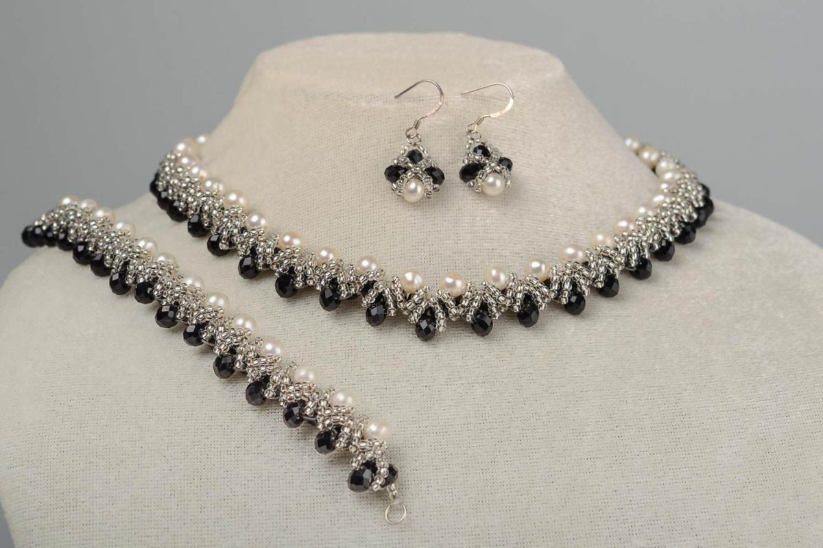 Бижутерия из бисера