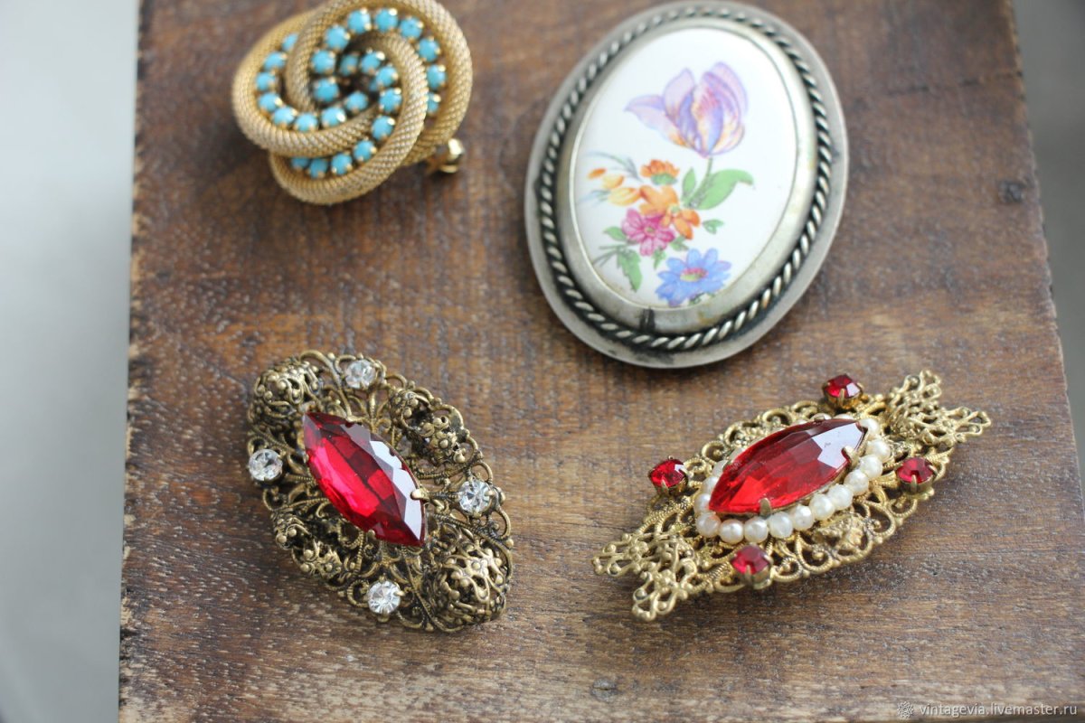 Серьги с корундами 583