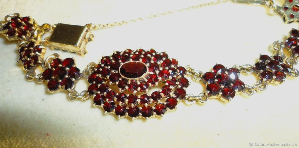 Серьги с гранатами Карлов мост