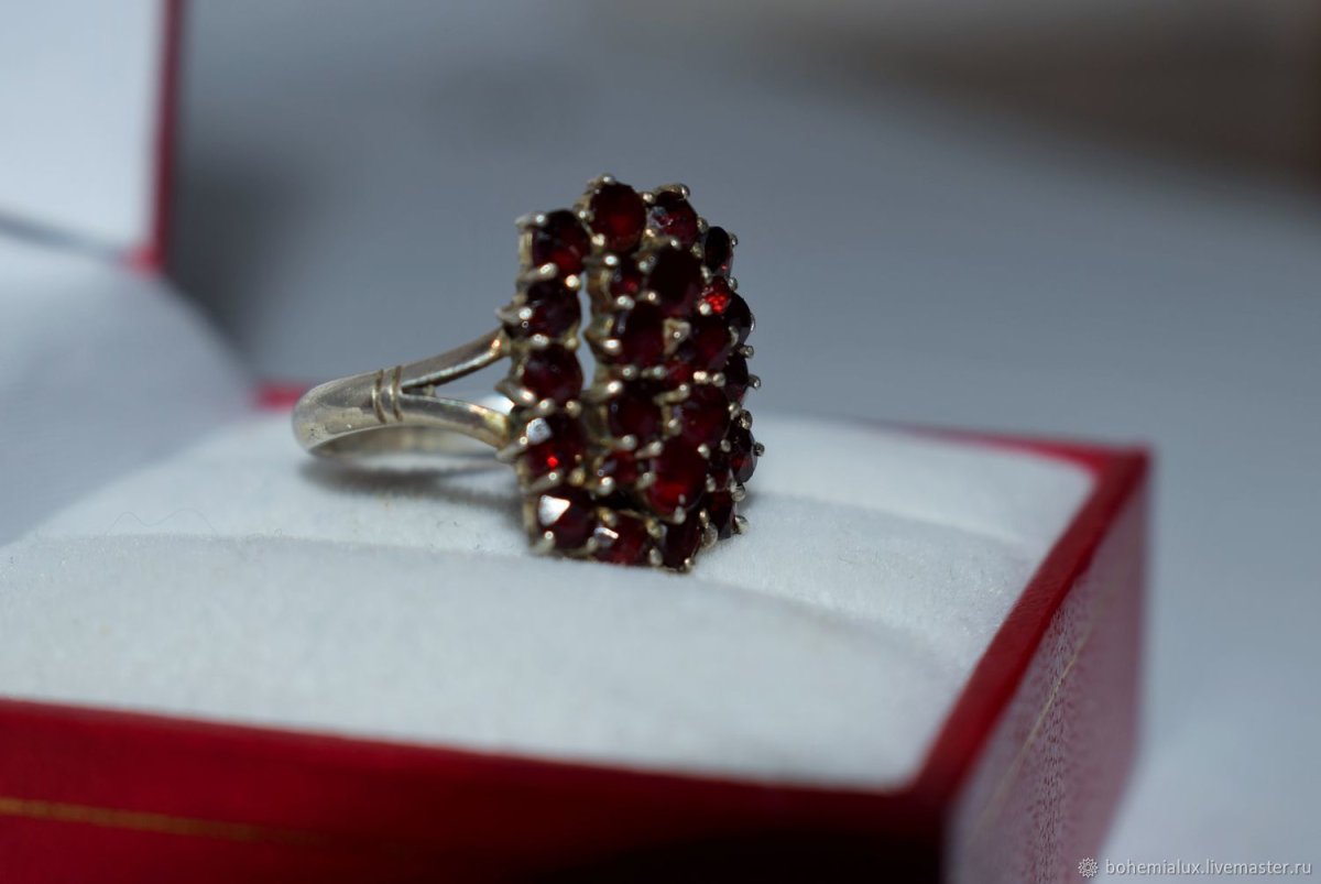 Изделия из граната