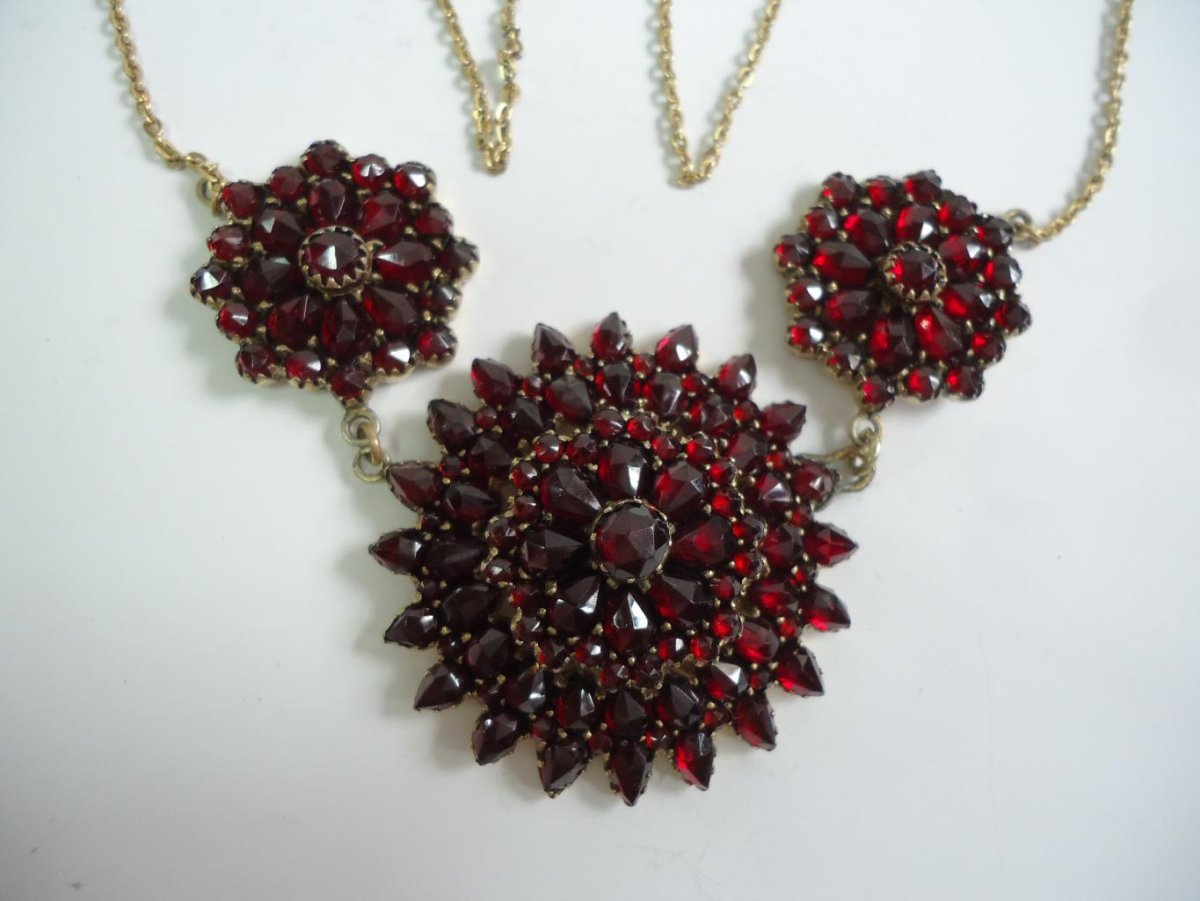 Чешский гранат пироп в золоте