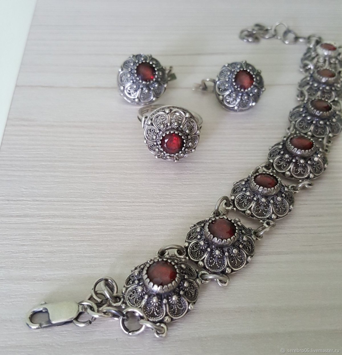 Серьги с чешским гранатом в серебре