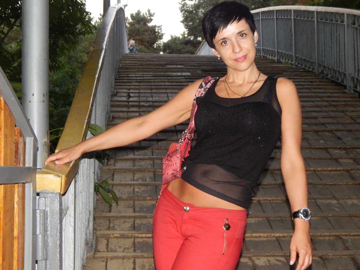 Пикси Боб на темные волосы с челкой